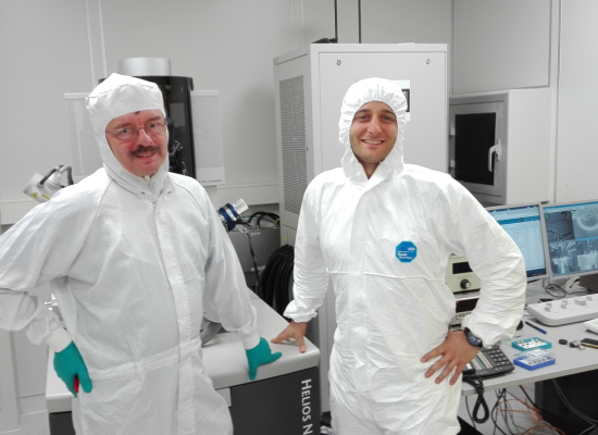 Matthias & Gonzalo at the dual-beam clean room (2016)